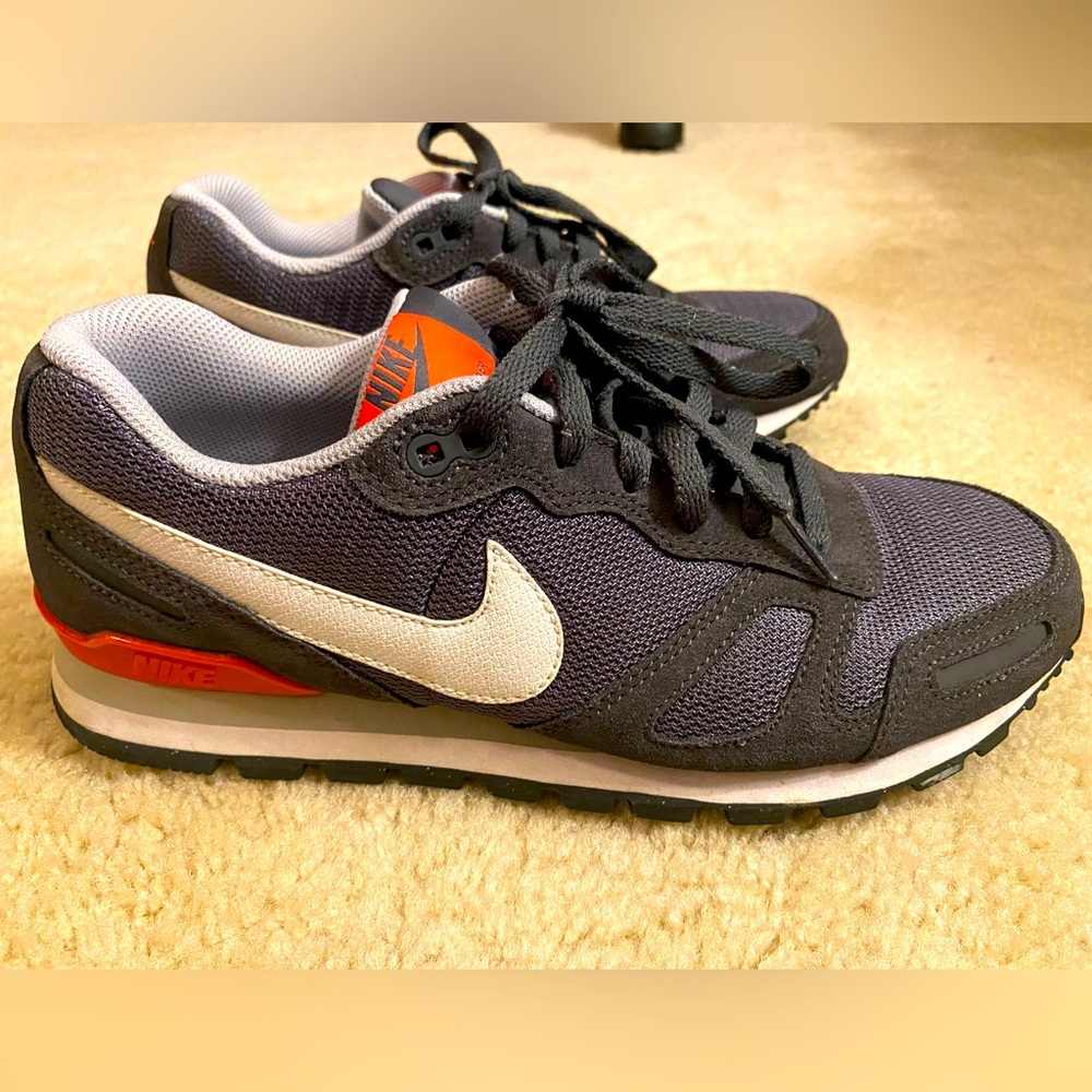 Nike vintage running shoes (waffle trainers)